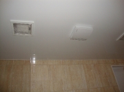 Натяжной потолок матовый бежевый (ванная комната)